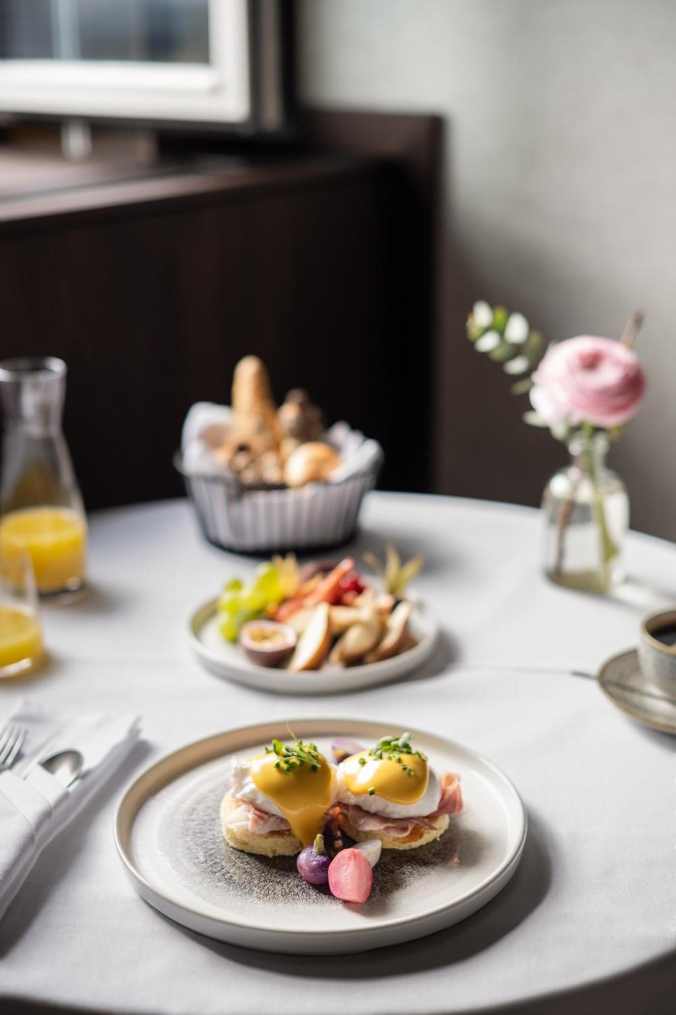 Almanac Palais Vienna Hotel Ngoại thất bức ảnh A breakfast table