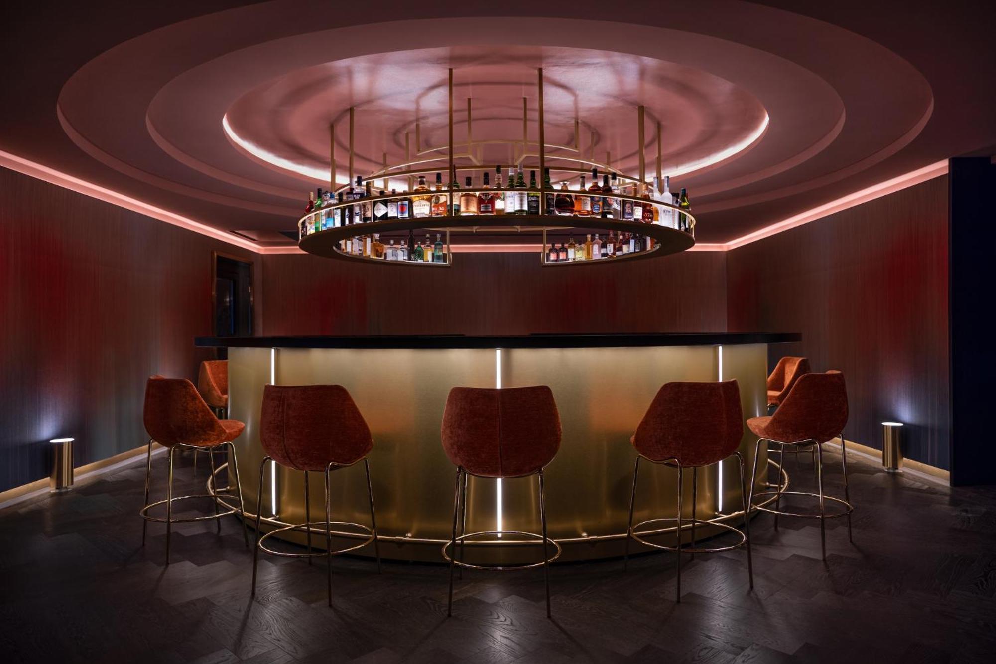 Almanac Palais Vienna Hotel Ngoại thất bức ảnh The bar at the 100 Queen's Gate